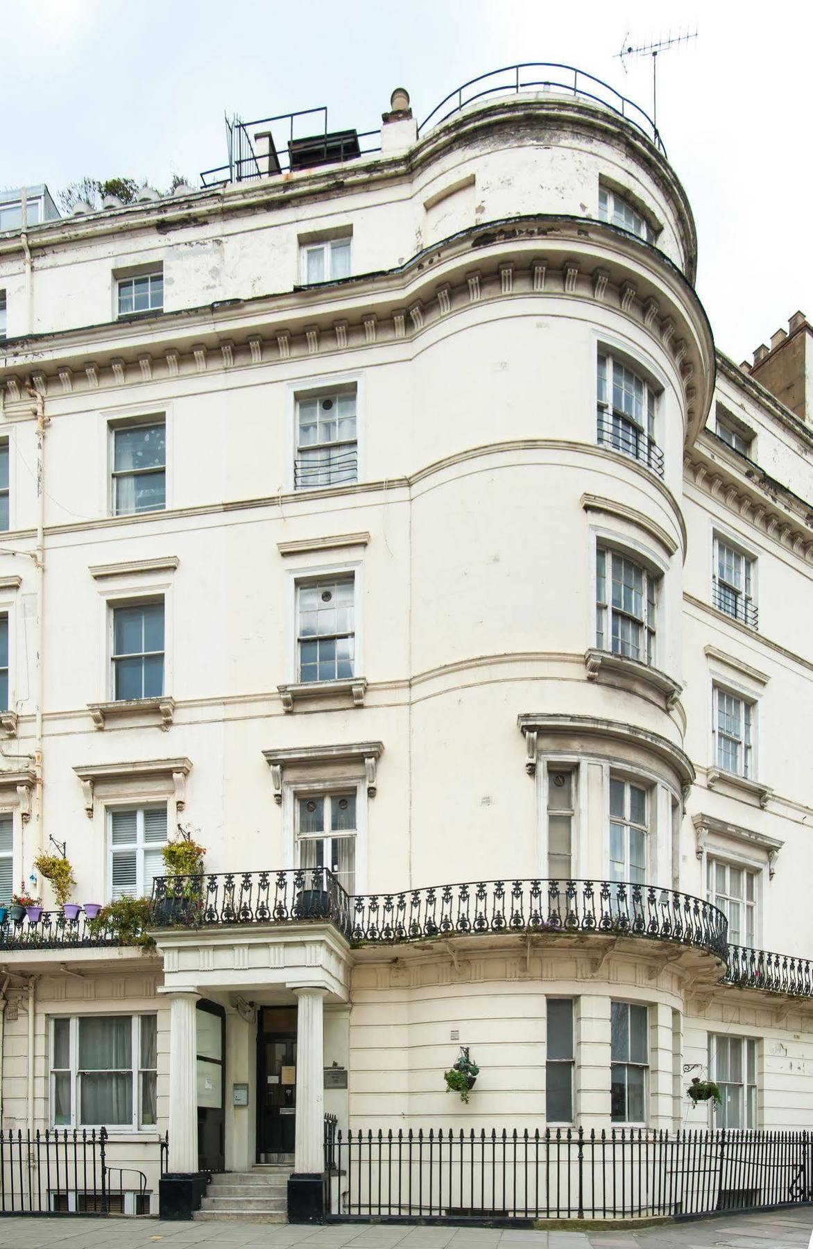 The Crescent Hyde Park Hotel London Bagian luar foto