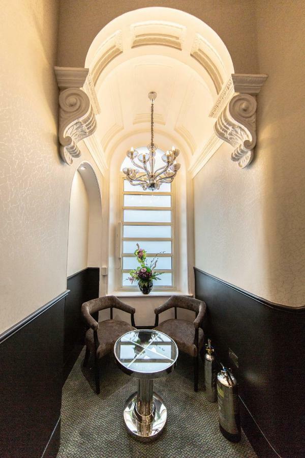 The Crescent Hyde Park Hotel London Bagian luar foto